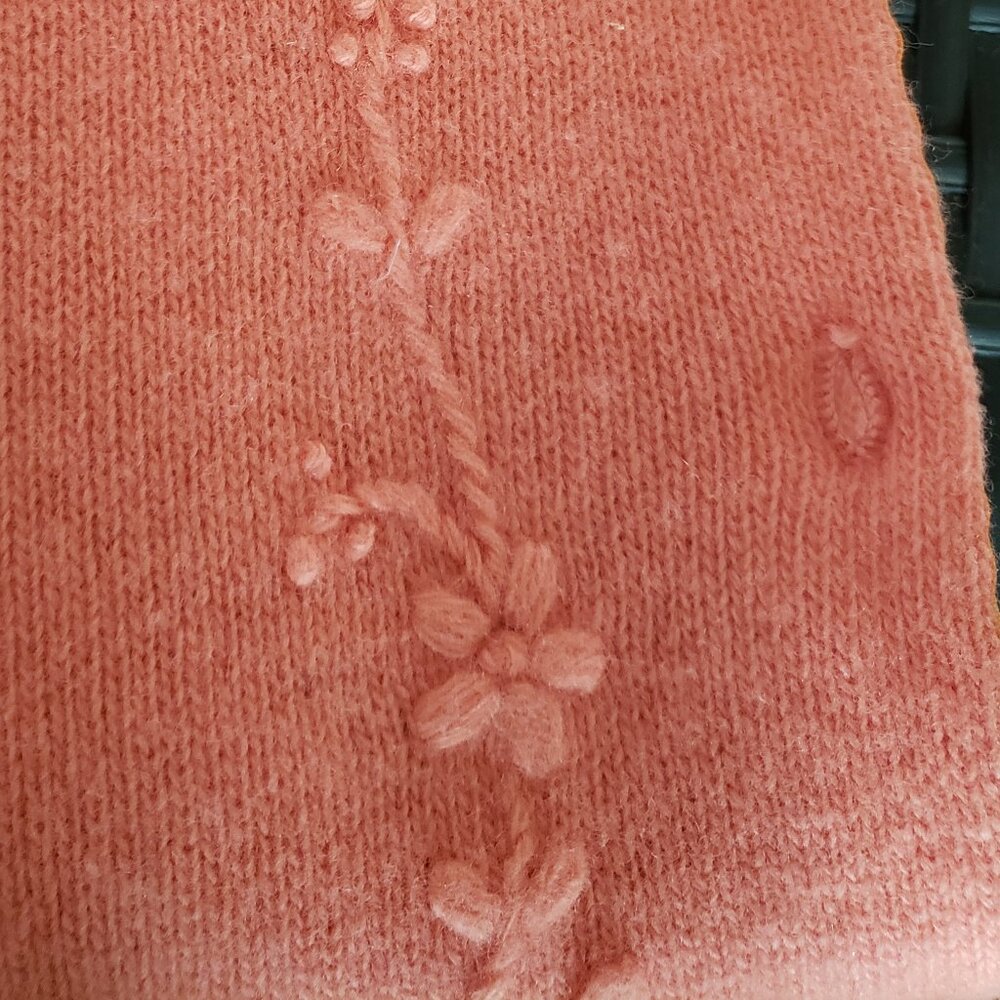 EUC women's lambs wool sweater small - Picture 10 of 11
